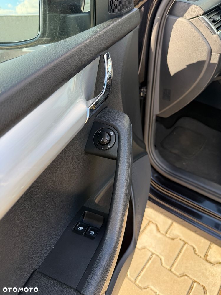 Skoda Octavia 1.6 TDI Ambition DSG - 6