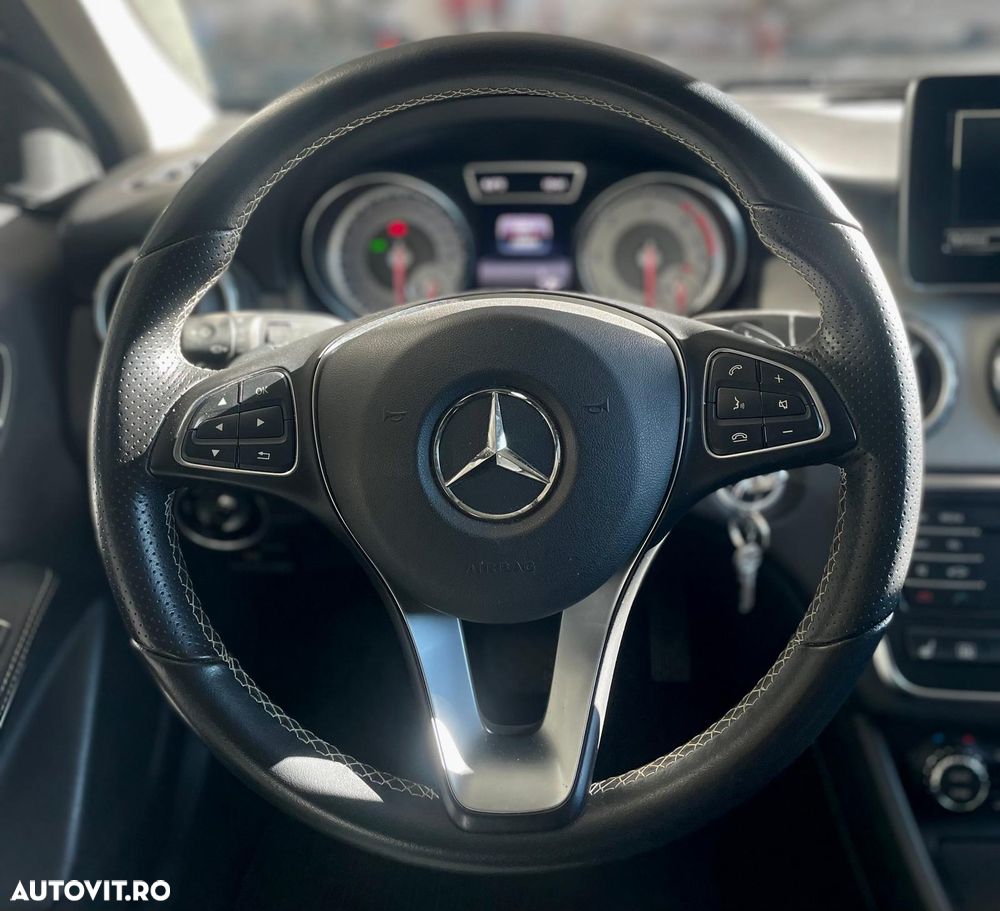 Mercedes-Benz GLA 220 d 4MATIC 7G-DCT Style - 13