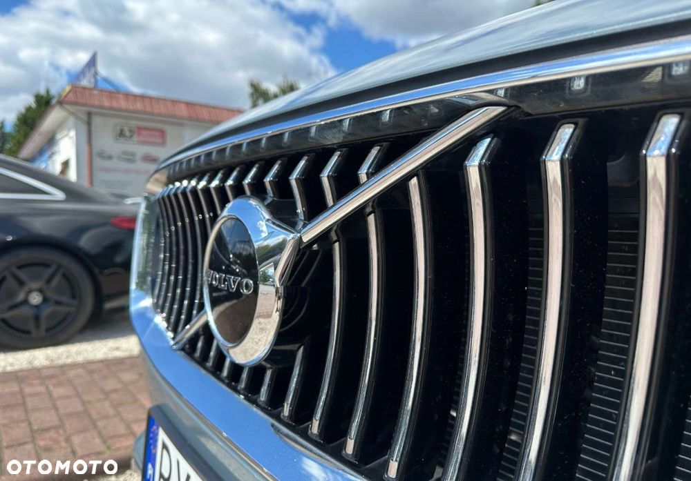 Volvo XC 90 - 9