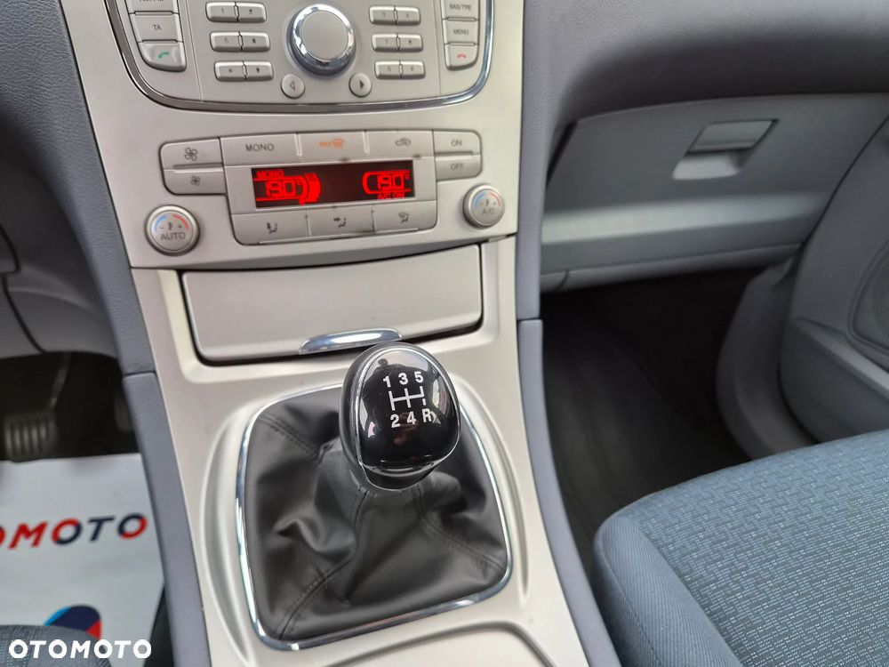 Ford Galaxy - 28