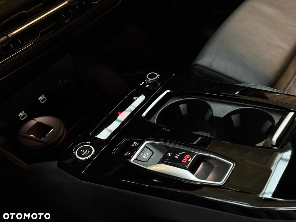Audi Q6 e-tron - 35