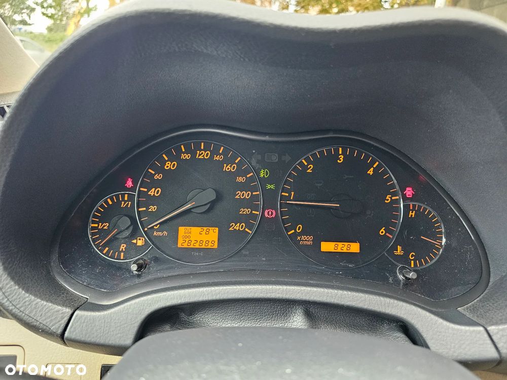 Toyota Avensis 2.2 D-4D Prestige - 13