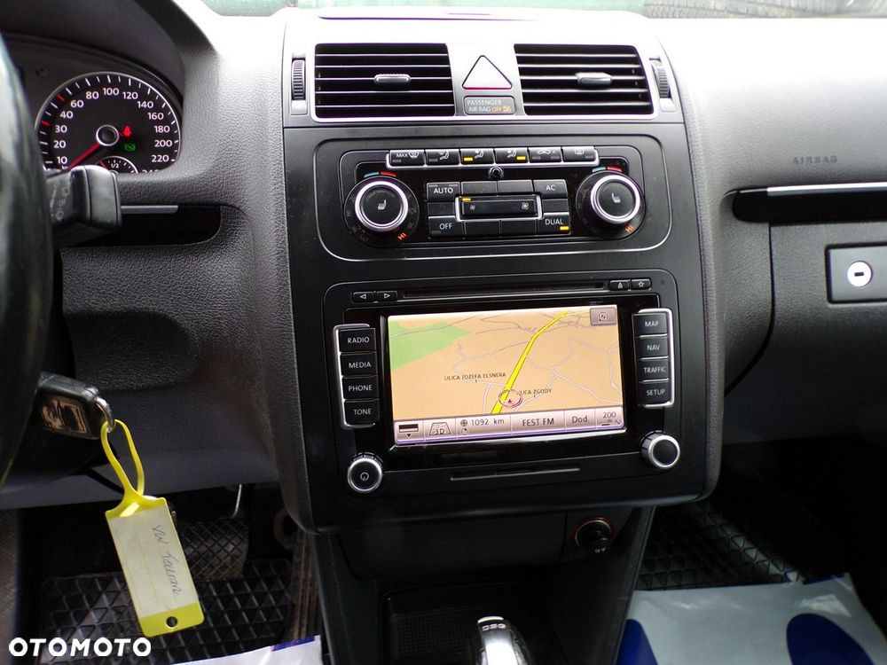Volkswagen Touran - 20