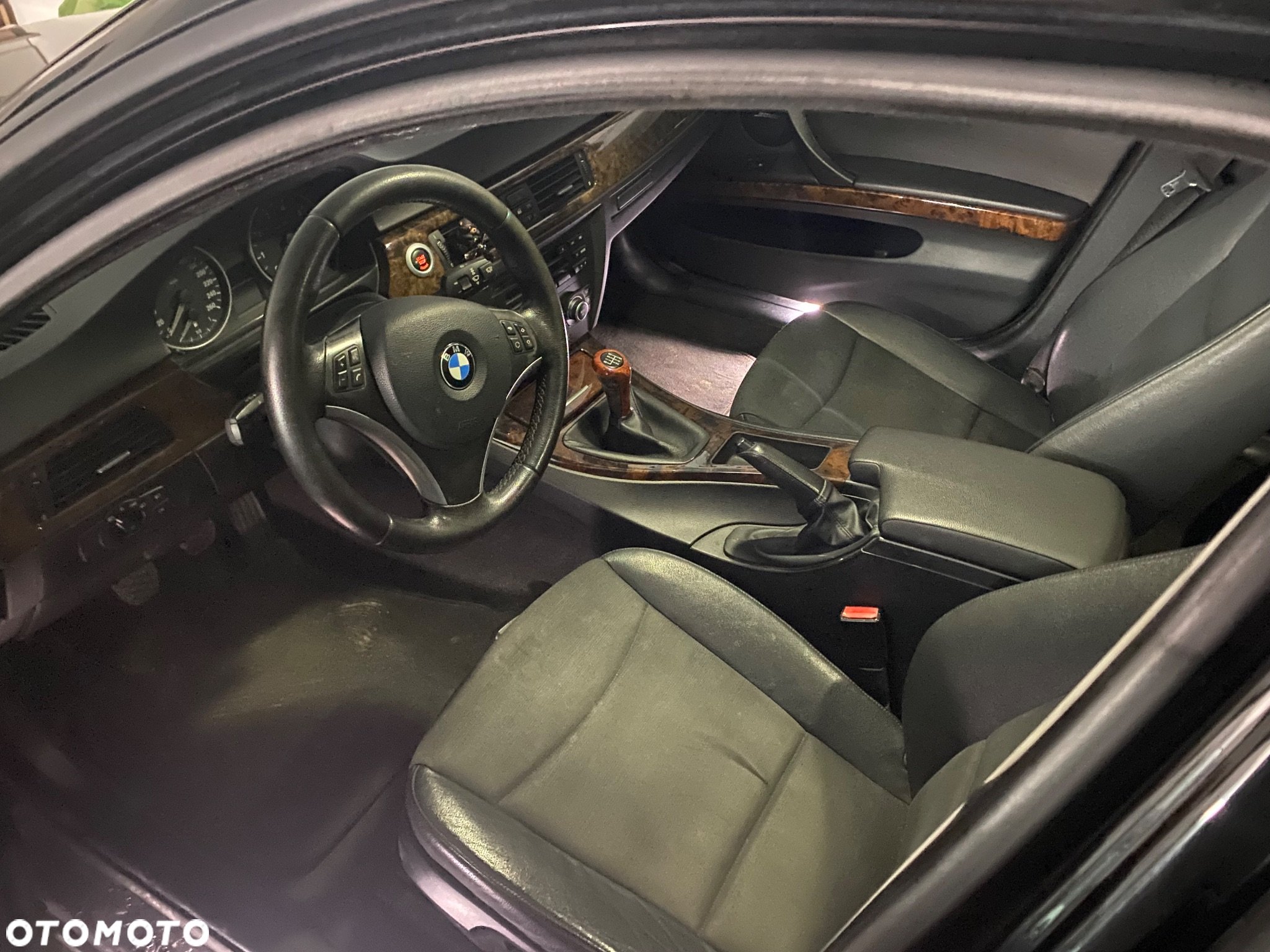 BMW Seria 3 320i - 9