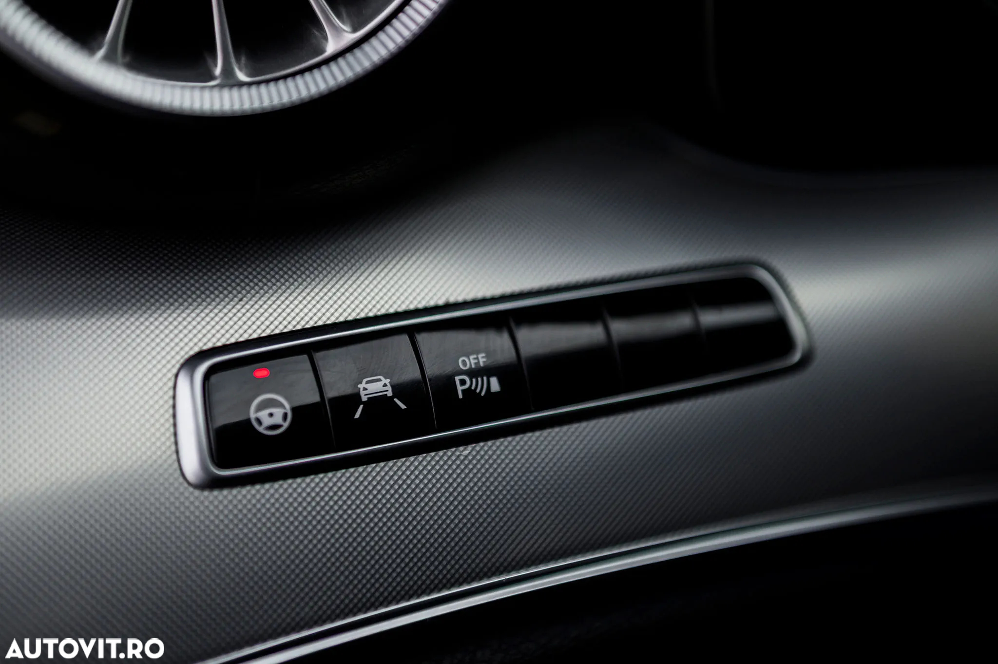 Mercedes-Benz E 220 d Coupe 9G-TRONIC AMG Line - 29