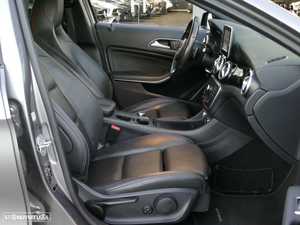 Mercedes-Benz GLA 220 d Urban - 31