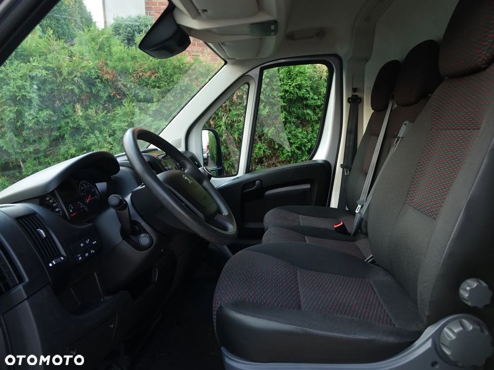 Peugeot Boxer 3-osobowy L2H2 średniak MAŁY PRZEBIEG - 12