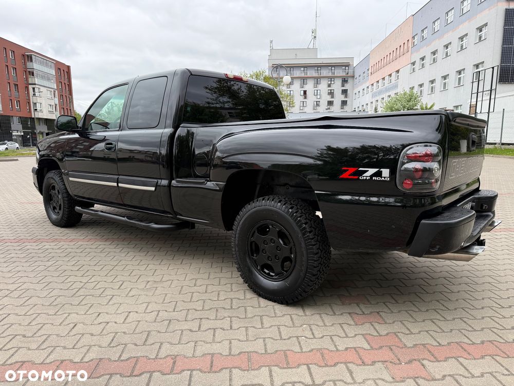 Chevrolet Silverado - 3