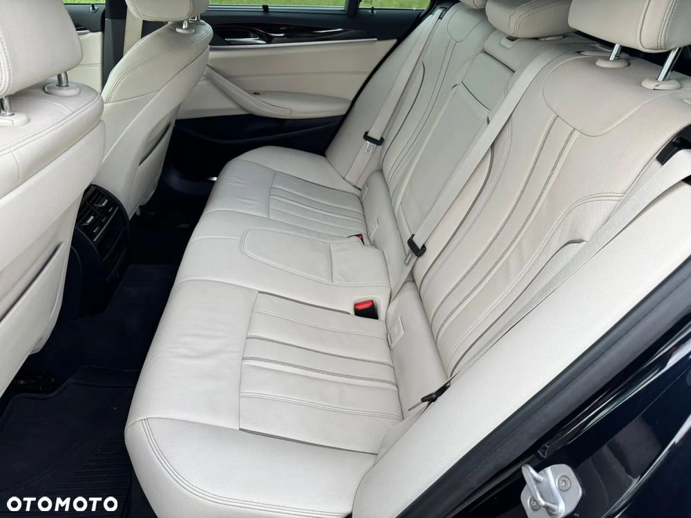BMW Seria 5 520d xDrive M Sport sport - 22