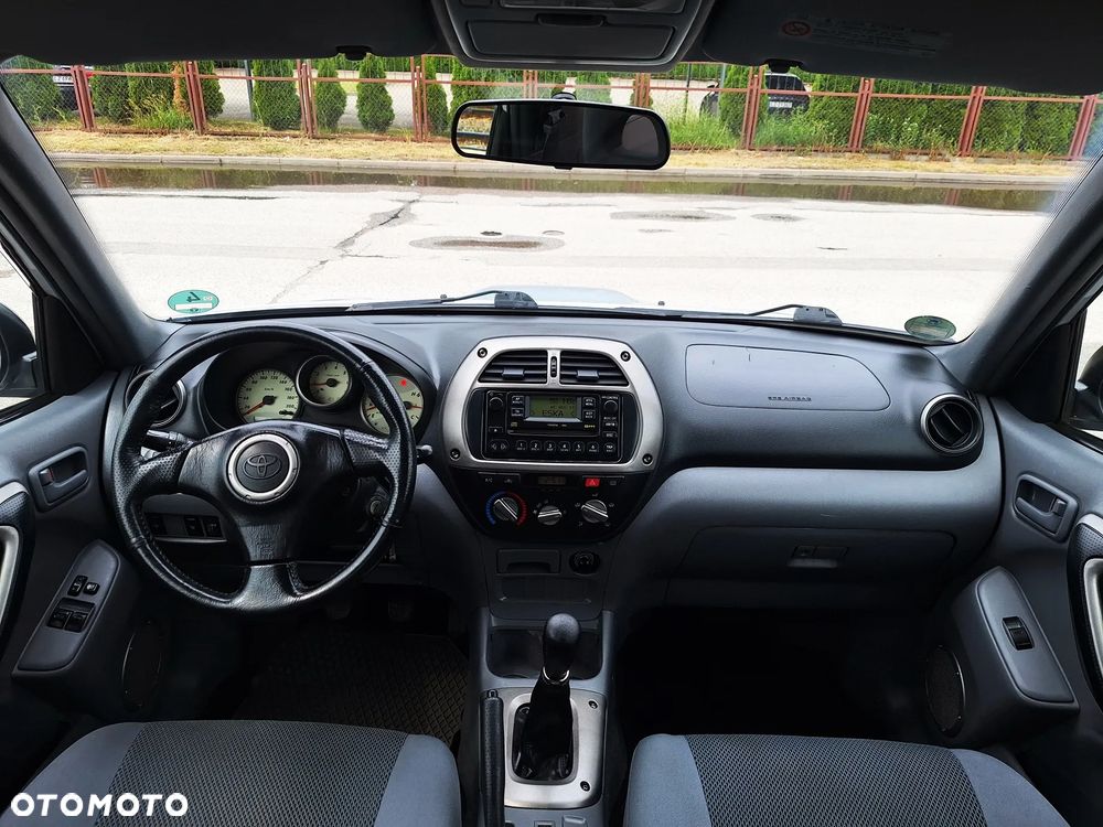 Toyota RAV4 D-4D 4x4 - 7