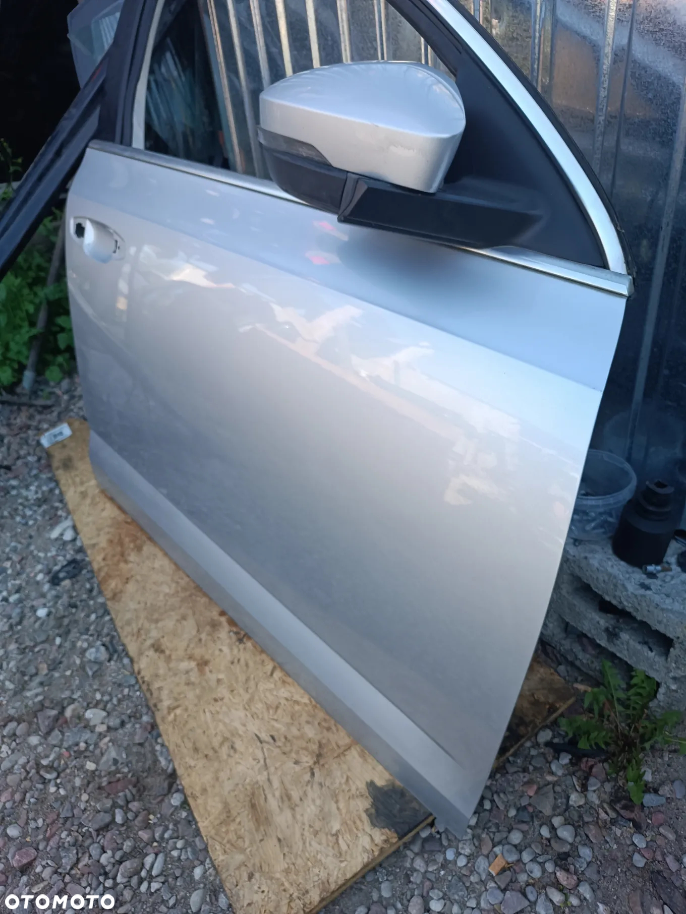 SKODA OCTAVIA III 2015R DRZWI PRZEDNIE PRAWE SREBRNE - 3