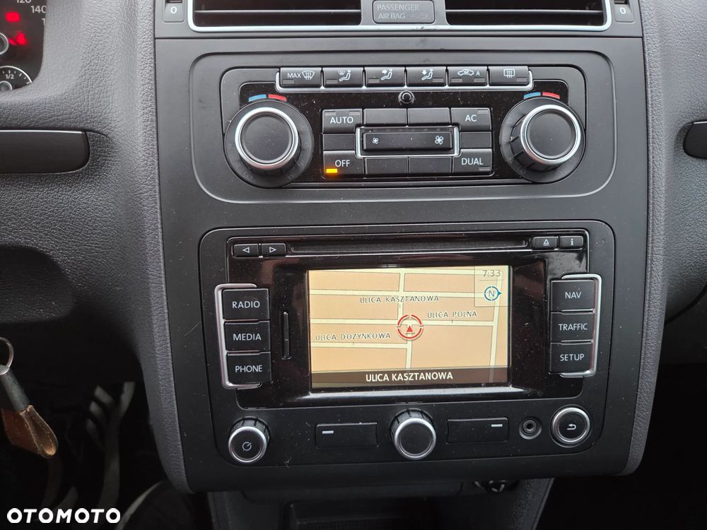 Volkswagen Touran - 18