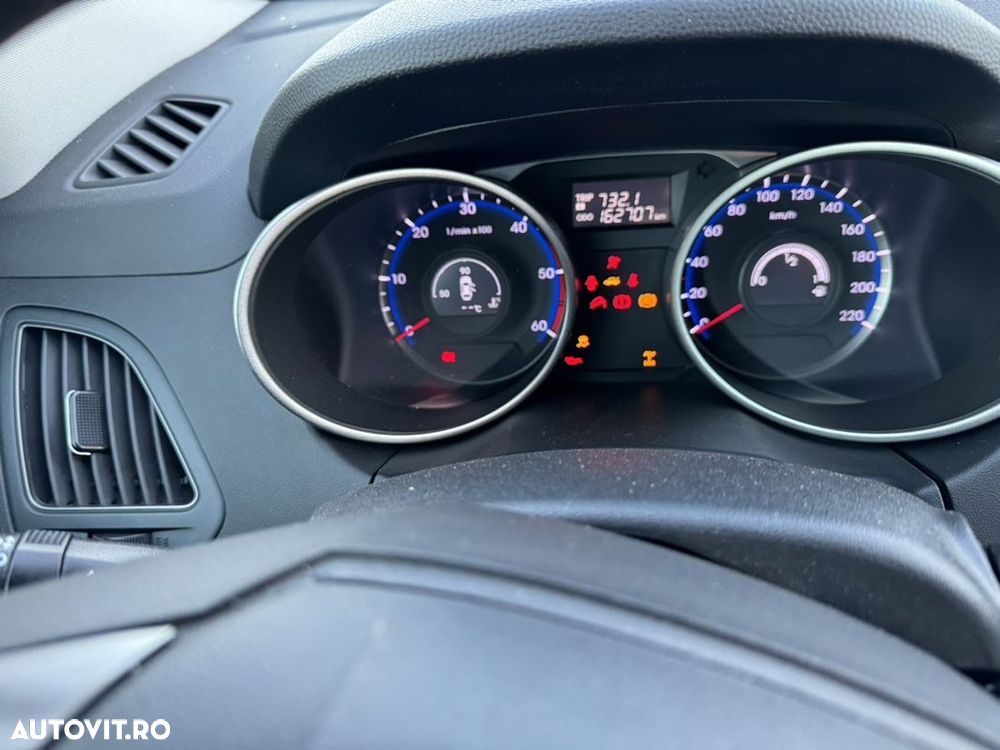 dezmembrez dezmembrări Hyundai iX35 2014 20 diesel 135 kw D4HA 160 mi km cutie automata 4x4 interior piele  gps navigație - 7