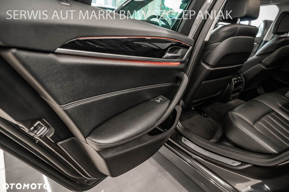 BMW Seria 5 530i xDrive Sport Line - 23