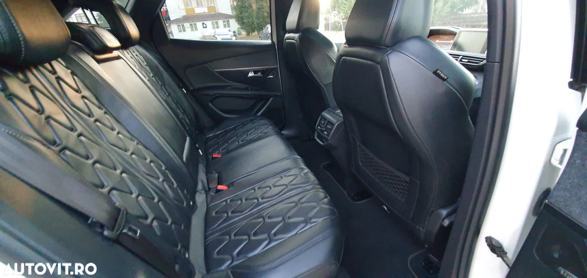 Peugeot 3008 1.2 PureTech Turbo S&S GT-Line - 17