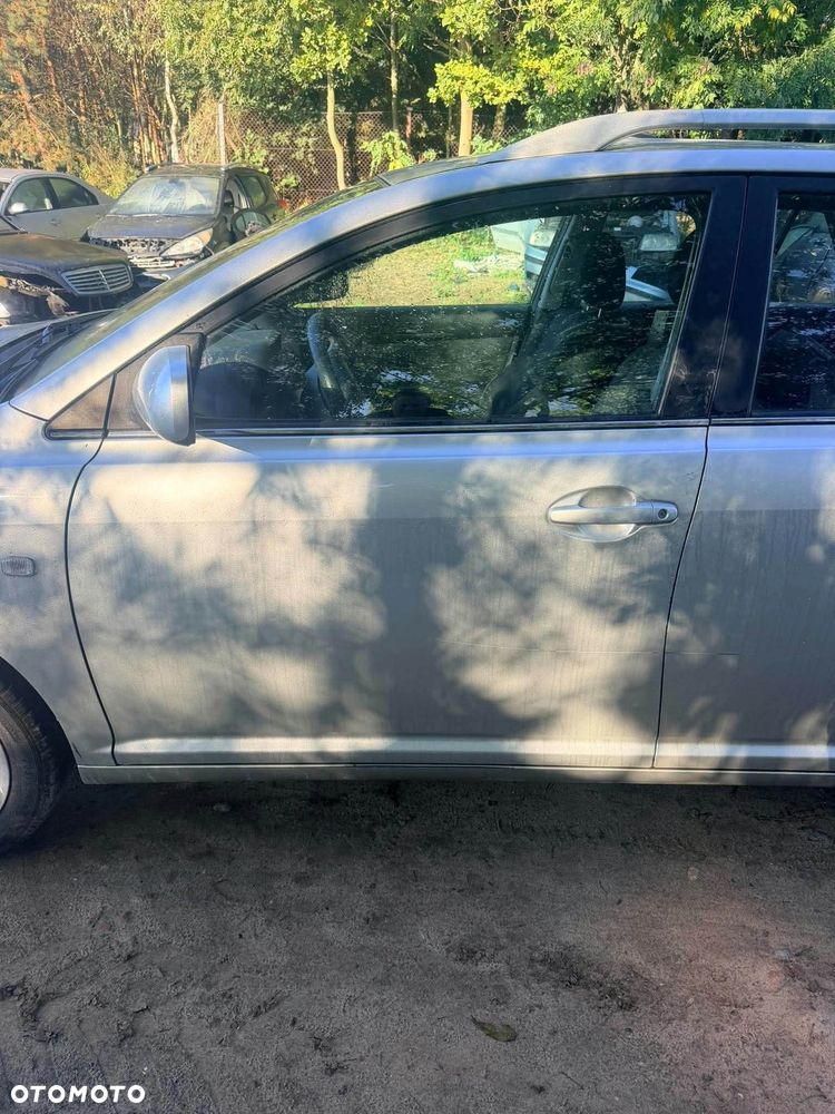 części DRZWI PRZÓD TYŁ prawe lewe Z73 Toyota Avensis T25 kombi 2004r. 2.0 benzyna 108kW lusterko szyba mechanizm
