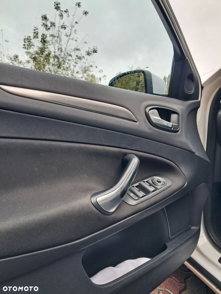 Ford Mondeo 2.0 Titanium - 21