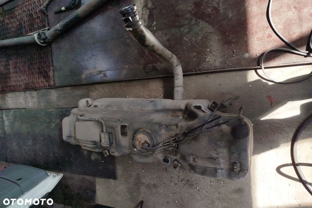 zbiornik paliwa kompletny + pompa paliwa  do Vw Crafter I 06- Mercedes Sprinter W906 06- 906