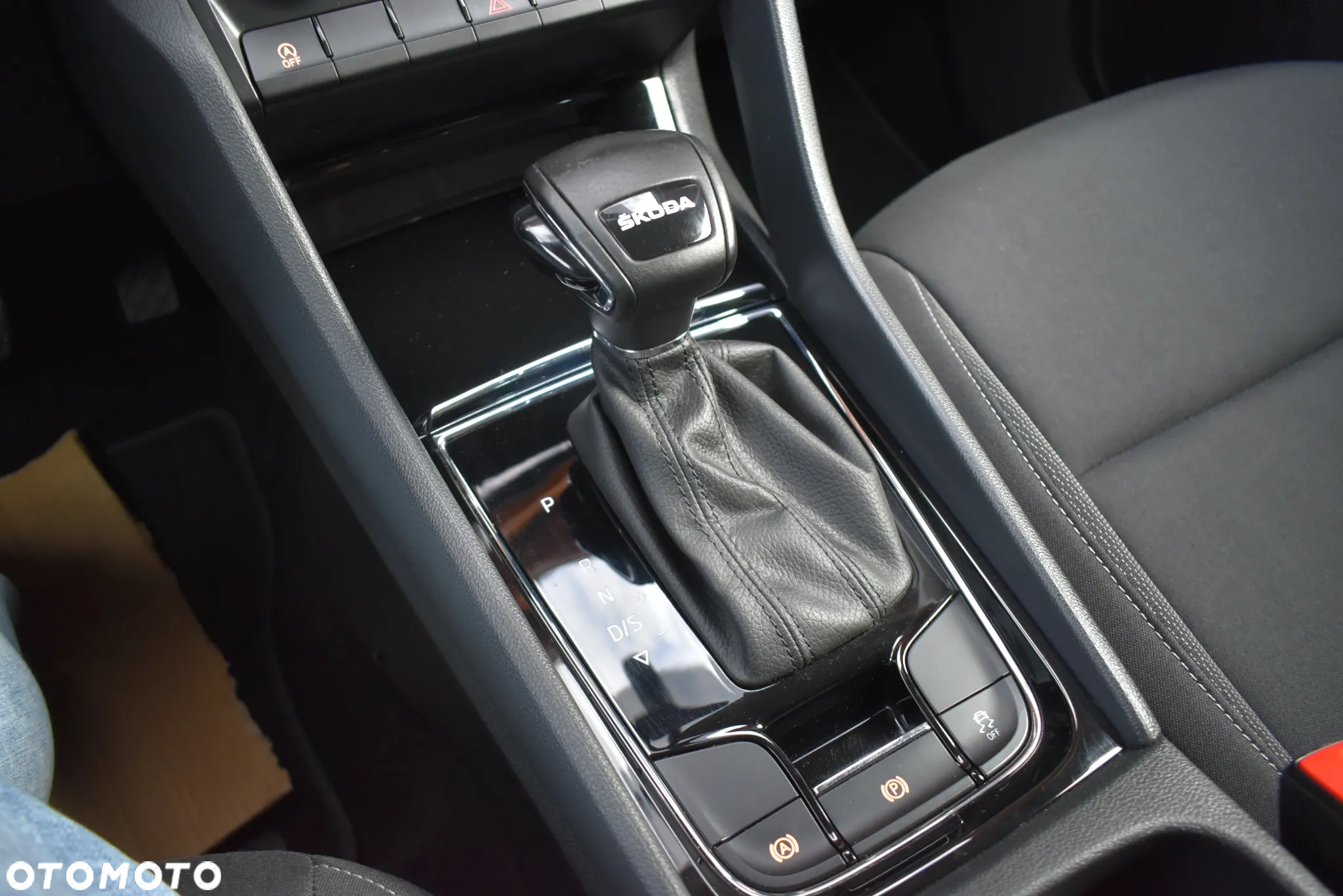 Skoda Karoq 1.5 TSI ACT 4x2 Ambition DSG - 33