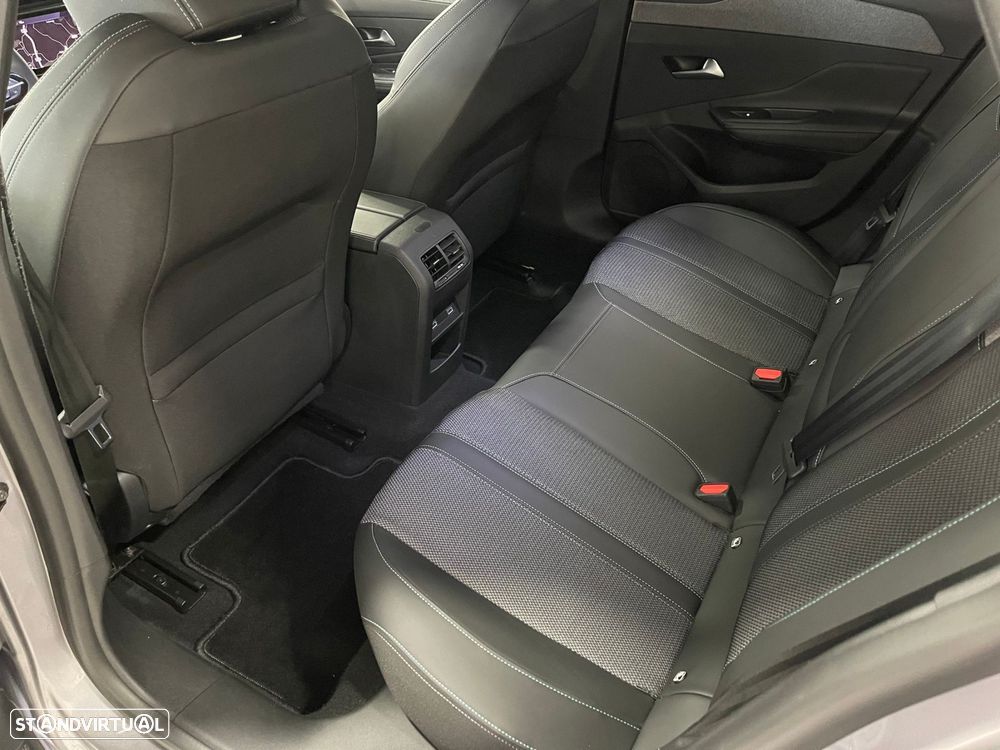 Peugeot 308 SW BlueHDi 130 EAT8 Allure - 4