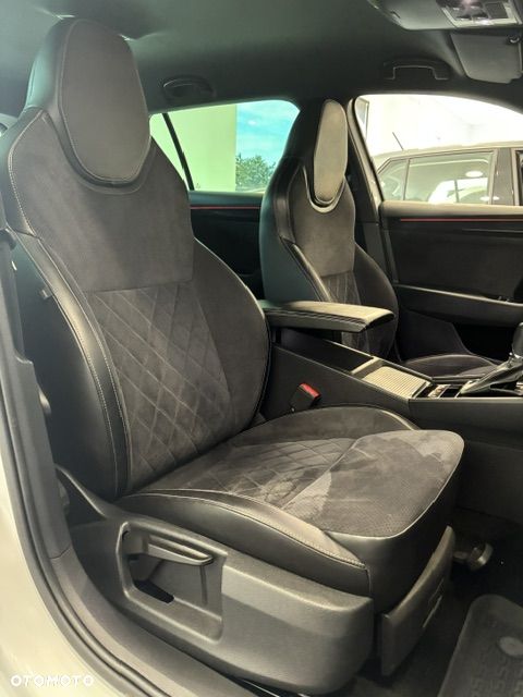 Skoda Superb 2.0 TSI Sportline DSG - 18