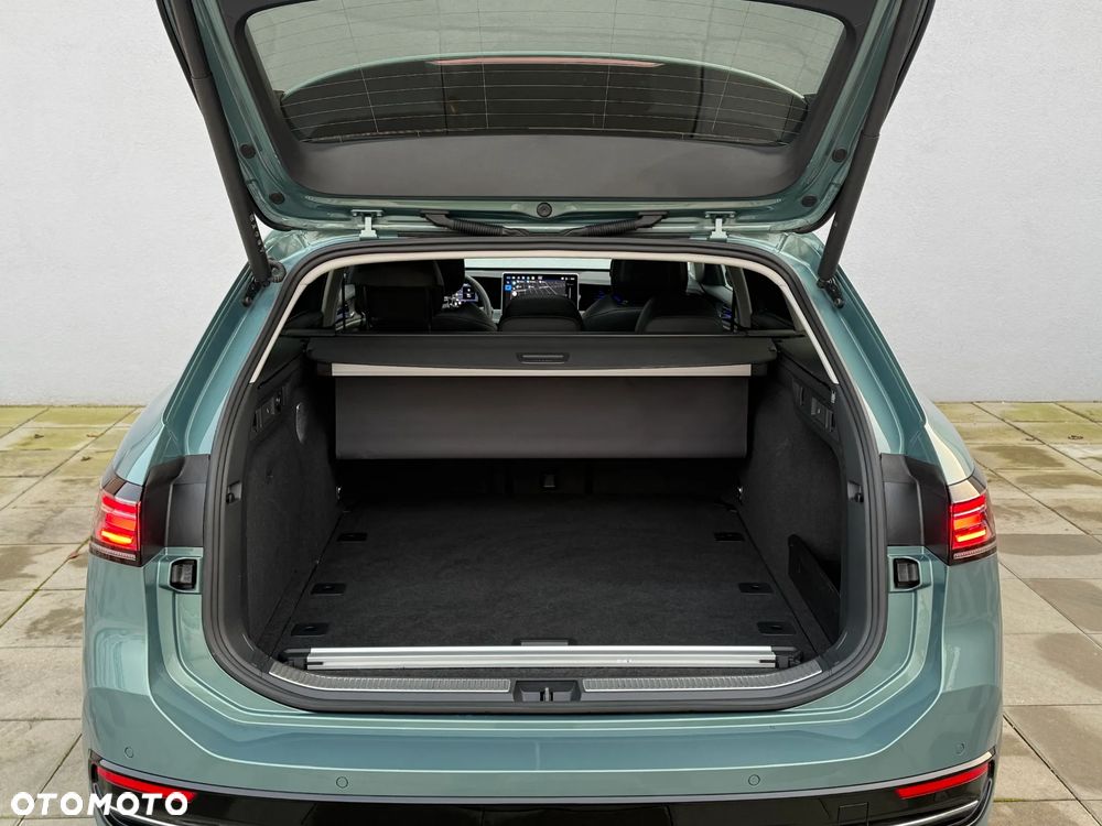 Volkswagen Passat Variant 2.0 TDI SCR Elegance DSG - 8