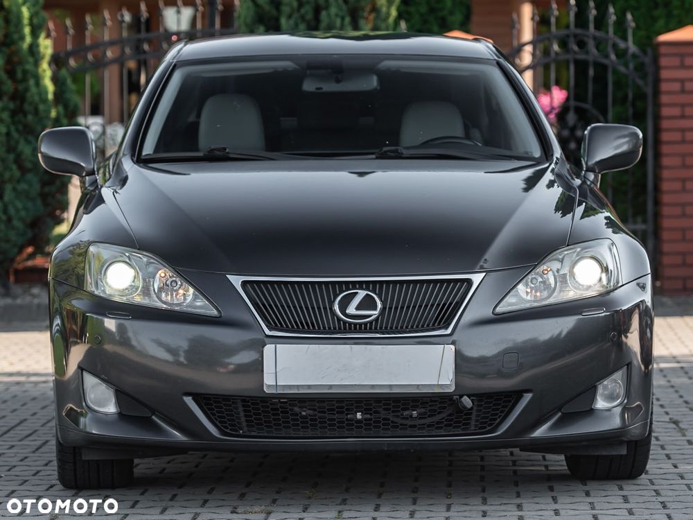Lexus IS - 4