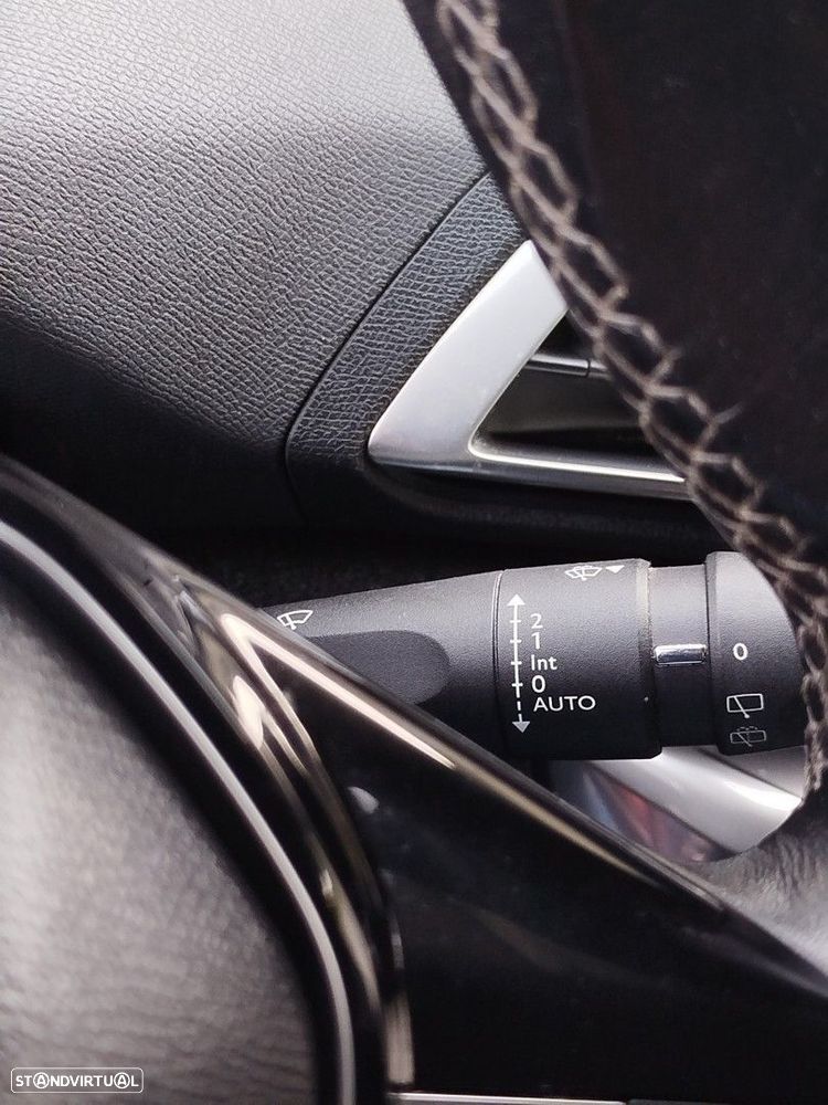 Peugeot 5008 1.2 PureTech Allure Grip Control - 37