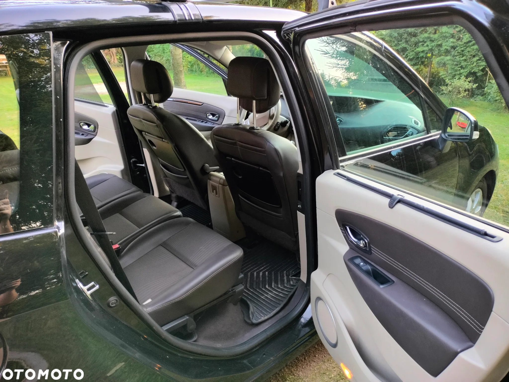 Renault Grand Scenic - 10
