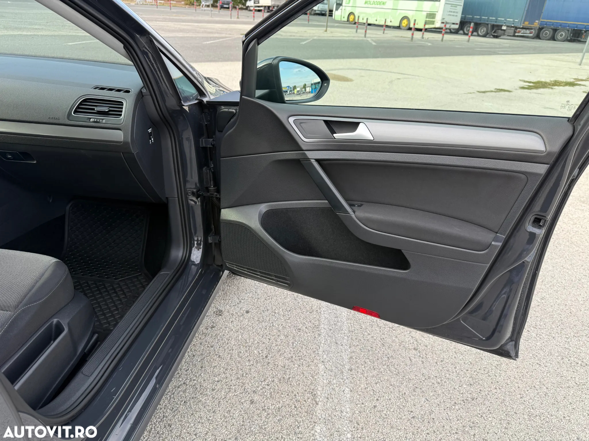 Volkswagen Golf 1.6 TDI DPF BMT DSG Trendline - 16