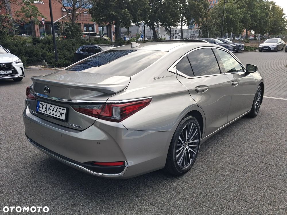 Lexus ES 300h Prestige - 6