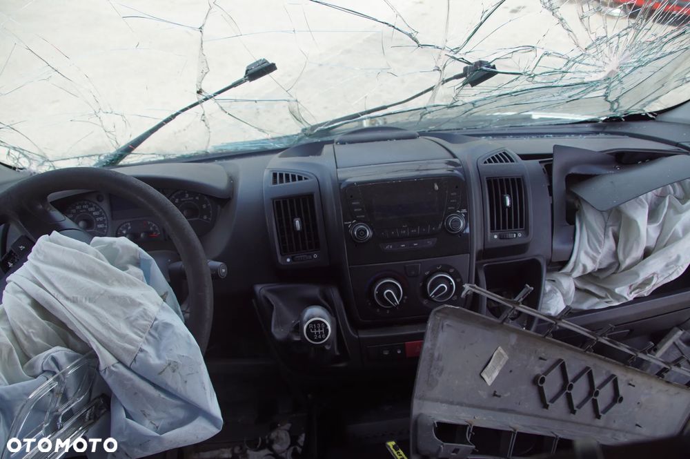 Auto na części - Peugeot Boxer III 2.0 BlueHDI 110 KM AH03 20GP19 2017R Silnik Skrzynia Drzwi Szyba Klapa Lampa Lusterko Deska Kokpit Sterownik Moduł Czujnik Licznik Kierownica - 16