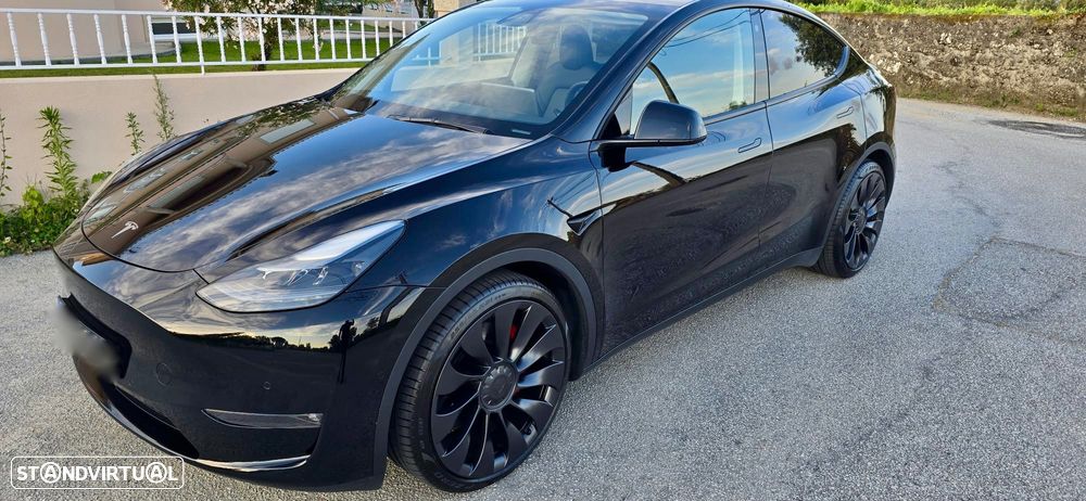 Tesla Model Y Performance Tração Integral - 18