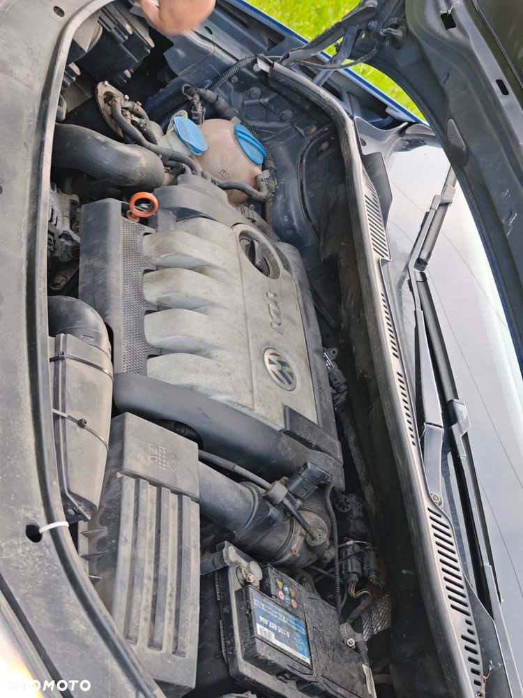 Volkswagen Touran 1.9 TDI Conceptline - 12