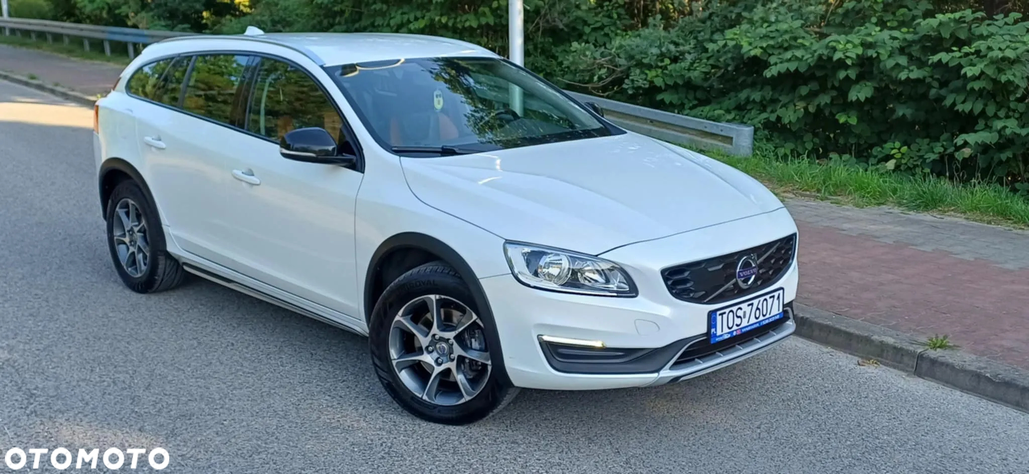 Volvo V60 Cross Country D3 Drive-E Momentum - 23