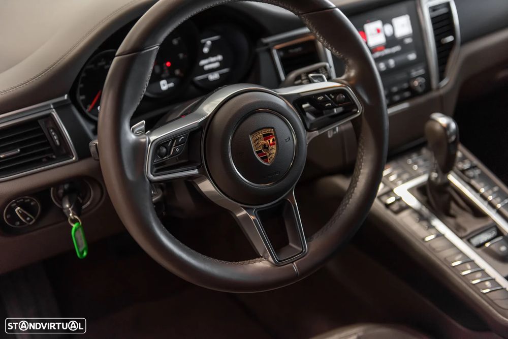 Porsche Macan Standard - 12