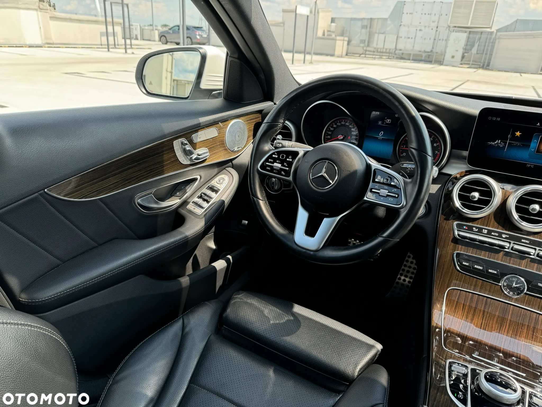 Mercedes-Benz Klasa C 300 4Matic 9G-TRONIC AMG Line - 20