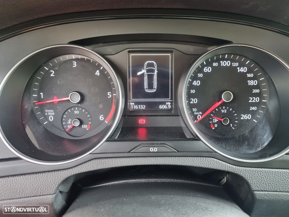 VW Passat Variant 1.6 TDI BlueMotion - 24