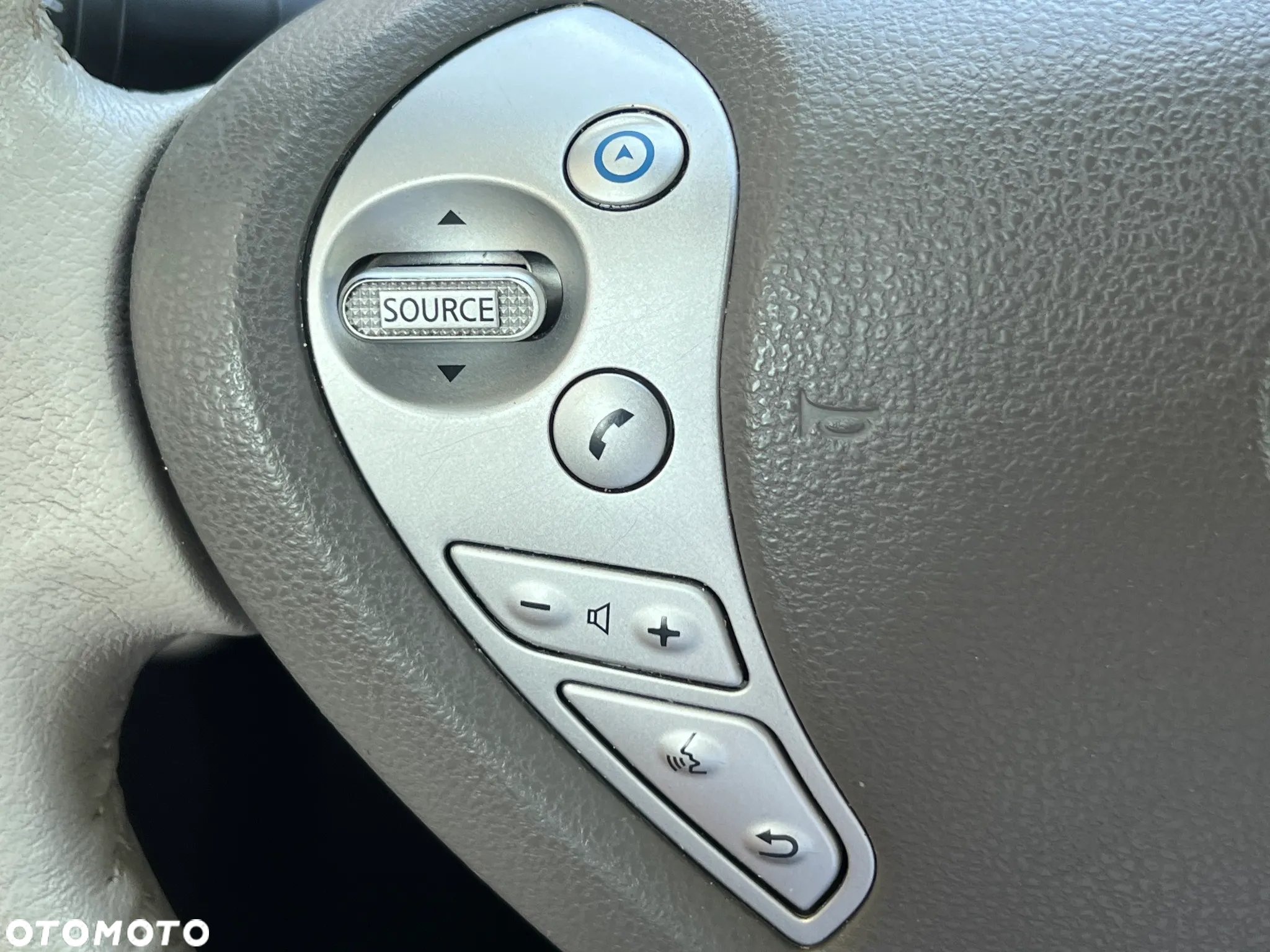 Nissan Leaf 24 kWh (mit Batterie) Visia + - 17
