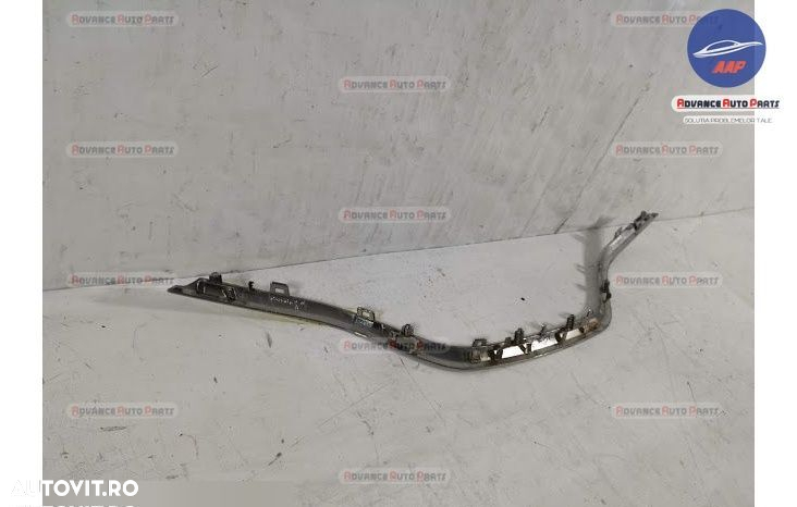 Ornament Cromat Grila Centrala Radiator original Renault Captur 1 2013 - 3