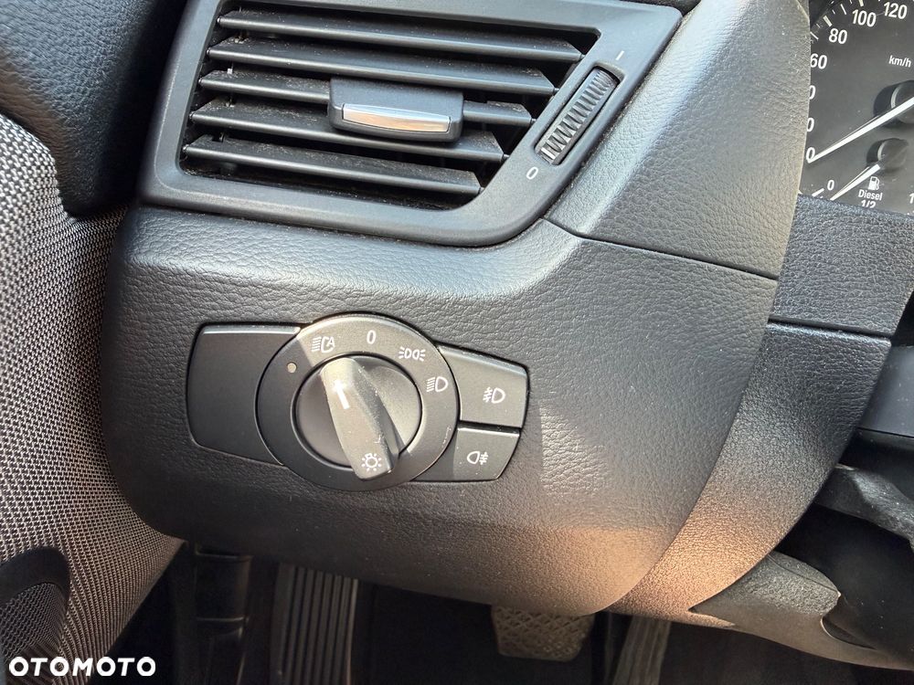 BMW X1 xDrive18d - 22