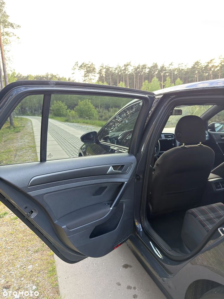 Volkswagen Golf GTI (BlueMotion Technology) DSG Performance - 12