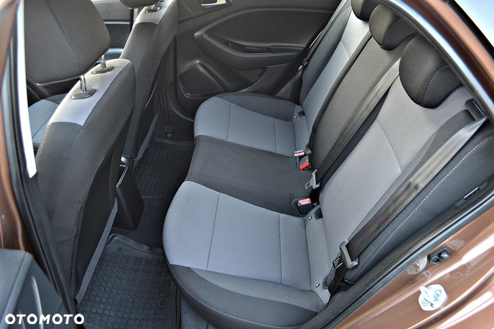 Hyundai i20 1.2 Trend - 24