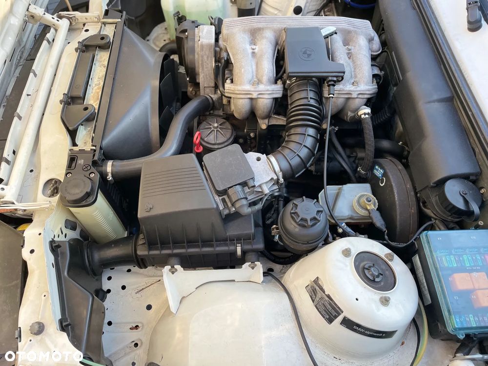 BMW Seria 3 316i - 21