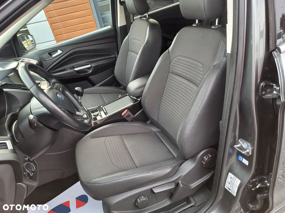 Ford Kuga 1.5 TDCi 2x4 Titanium - 16