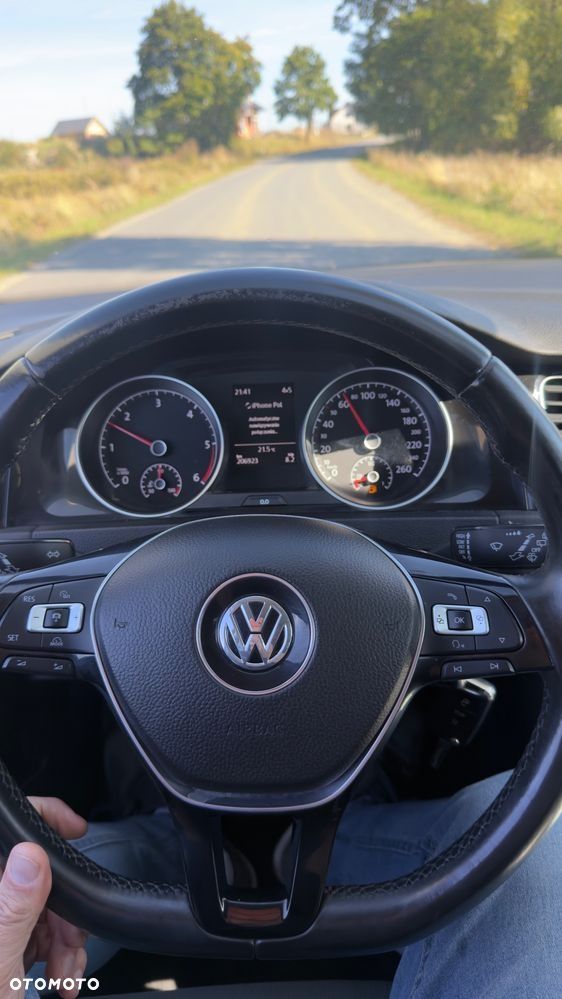 Volkswagen Golf - 34
