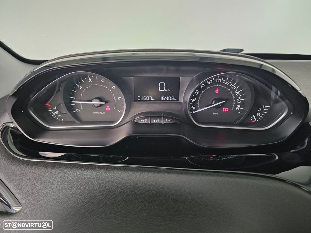 Peugeot 208 1.2 PureTech Active - 19