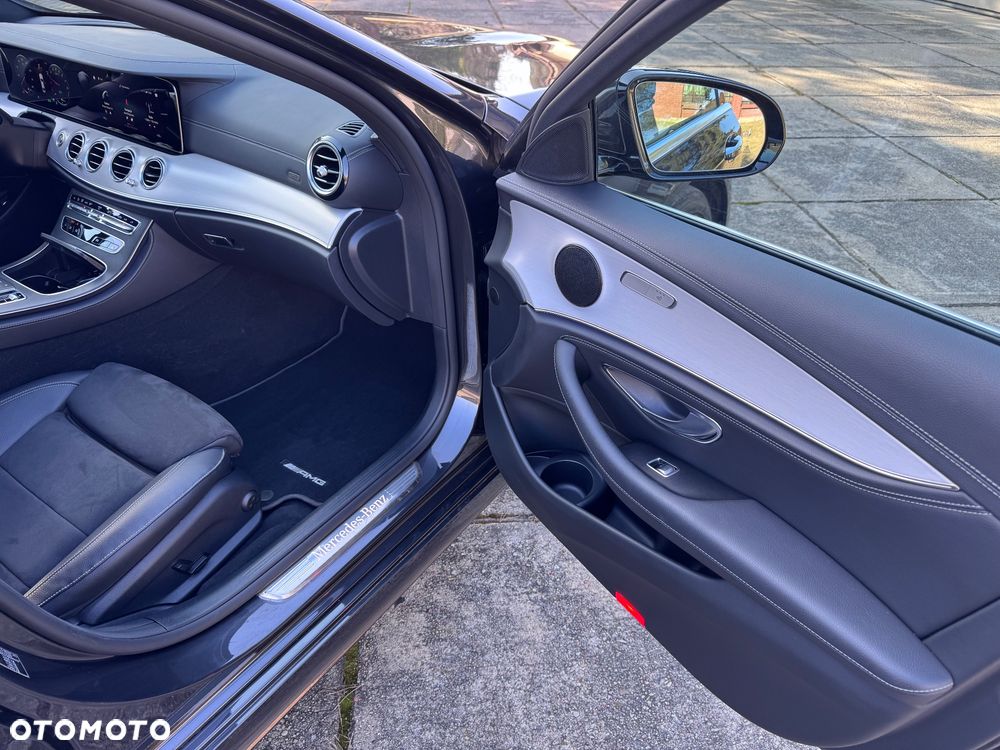 Mercedes-Benz Klasa E 300 AMG - 13