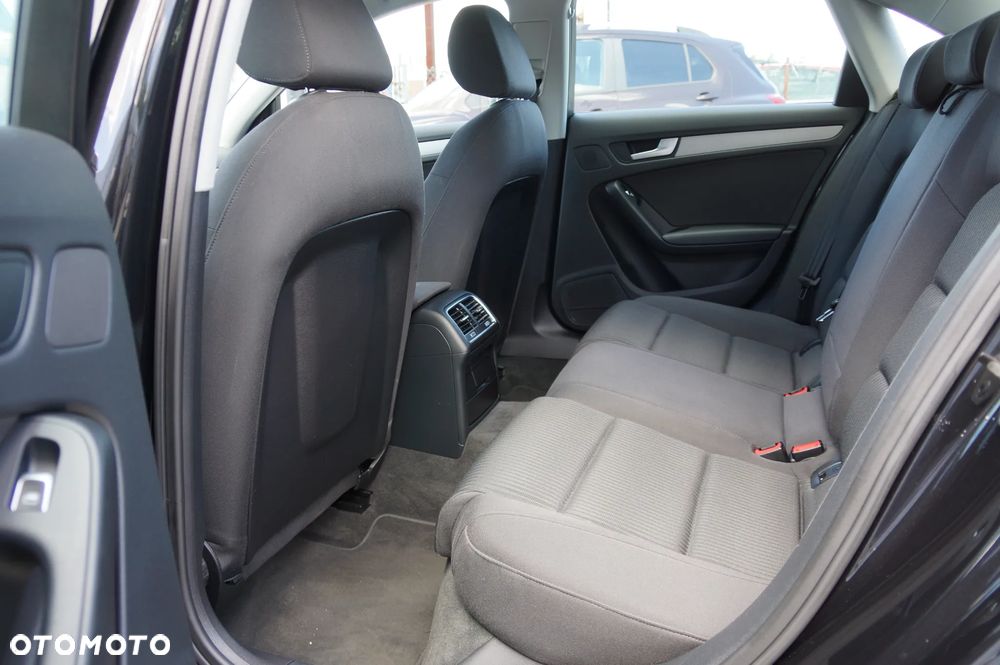 Audi A4 Limousine 2.0 TDI DPF quattro Attraction - 27