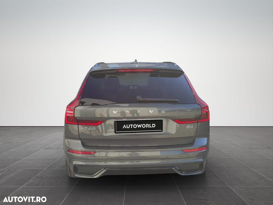 Volvo XC 60 B5 AT AWD MHEV Plus Dark - 5